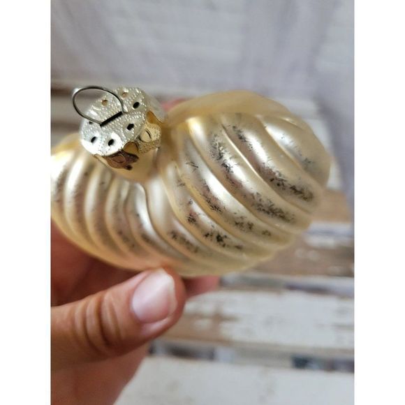 Fancy white ripple heart glass ornament Xmas tree - Picture 5 of 7